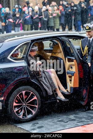 Copenhague, Danemark. 15 janvier 2024. La reine Margrethe du Danemark arrive au Parlement de Copenhague, le 15 janvier 2024, pour assister à la célébration au Parlement danois du changement de trône photo : Albert Nieboer/Netherlands OUT/point de vue OUT Credit : dpa Picture alliance/Alamy Live News Banque D'Images