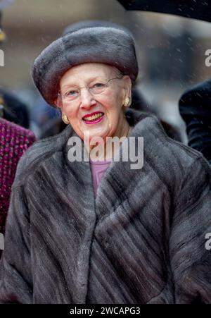 Copenhague, Danemark. 15 janvier 2024. La reine Margrethe du Danemark arrive au Parlement de Copenhague, le 15 janvier 2024, pour assister à la célébration au Parlement danois du changement de trône photo : Albert Nieboer/Netherlands OUT/point de vue OUT Credit : dpa Picture alliance/Alamy Live News Banque D'Images