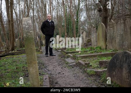 Ian Dungavell, PDG, Friends of Highgate Cemetery Trust, North London, alors que le cimetière obtient 100 000 000 £ de financement de la Loterie nationale pour des rénovations. Banque D'Images