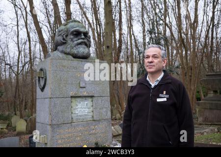 Ian Dungavell, PDG, Friends of Highgate Cemetery Trust, North London, alors que le cimetière obtient 100 000 000 £ de financement de la Loterie nationale pour des rénovations. Banque D'Images