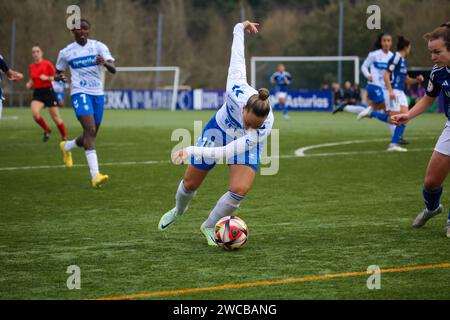 San Claudio, Espagne. 14 janvier 2024. La joueuse DE L'UDG Tenerife, Jassina Blom (10 ans), se déséquilibre lors de la manche des 16 de la SM la Reina Cup 2023-24 entre le Real Oviedo FEM et l'UDG Tenerife, le 14 janvier 2024, au complexe sportif El Castañeo, à San Claudio, Espagne. (Photo Alberto Brevers/Pacific Press/Sipa USA) crédit : SIPA USA/Alamy Live News Banque D'Images