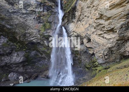 Les chutes de Reichenbach sont une cascade de sept marches sur le ruisseau appelé Rychenbach dans la région de l'Oberland bernois Banque D'Images