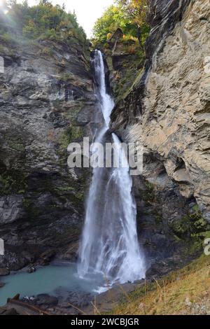 Les chutes de Reichenbach sont une cascade de sept marches sur le ruisseau appelé Rychenbach dans la région de l'Oberland bernois Banque D'Images