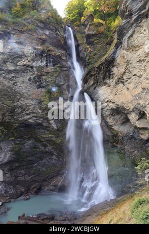 Les chutes de Reichenbach sont une cascade de sept marches sur le ruisseau appelé Rychenbach dans la région de l'Oberland bernois Banque D'Images