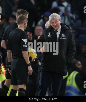 Roy Hodgson Manager de Crystal Palace semble frustré et agacé avec l'arbitre, Michael Salisbury. - Chelsea v Crystal Palace, Premier League, Stamford Bridge Stadium, Londres, Royaume-Uni - 27 décembre 2023. Usage éditorial uniquement - des restrictions DataCo s'appliquent. Banque D'Images