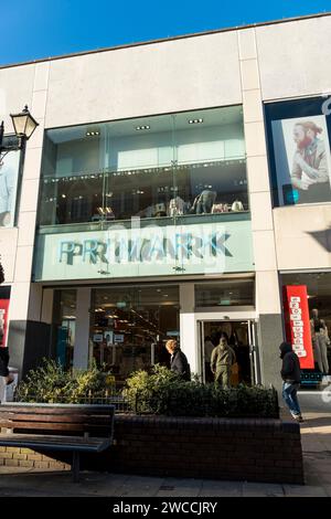 Réductions boutique Primark, High Street, Lincoln City, Lincolnshire, Angleterre, ROYAUME-UNI Banque D'Images