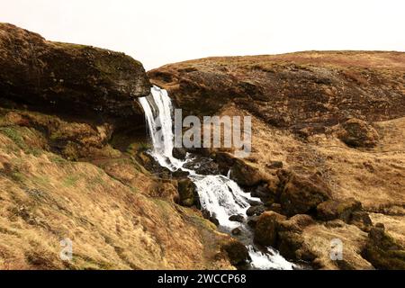 Cascade Selvallafoss située dans la péninsule de Snaefellsnes, Islande Banque D'Images