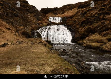 Cascade Selvallafoss située dans la péninsule de Snaefellsnes, Islande Banque D'Images