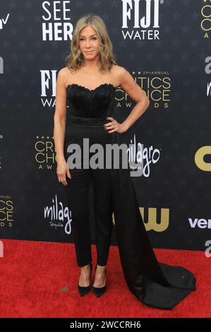 Jennifer Aniston BEI der Verleihung der 29. Critics Choice Awards im Barker Hangar. Santa Monica, 14.01.2024 *** Jennifer Aniston aux Critics Choice Awards 29 au Barker Hangar Santa Monica, 14 01 2024 Foto:XJ.xBlocx/xFuturexImagex Critics Choice 4134 Banque D'Images