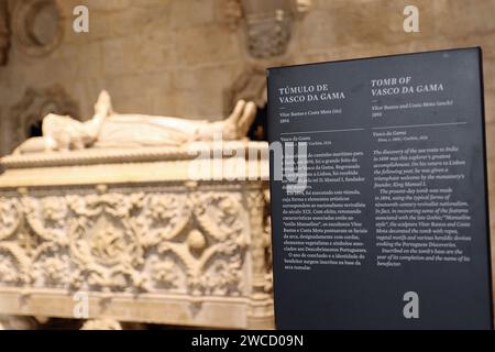 La tombe et le lieu de sépulture de Vasco da Gama, 1e comte de Vidigueira au monastère de Jerónimos ou monastère des Hiéronymites, Iglesia de Santa María de Belén, Lisbonne, Portugal Banque D'Images
