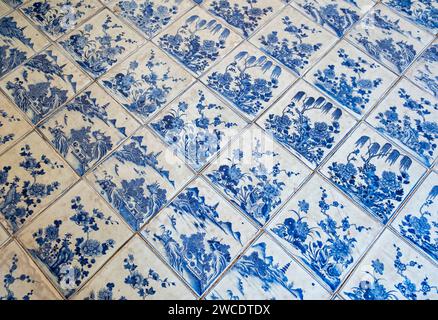 Carreaux de porcelaine bleu et blanc, Paradesi Synagogue, Matancherry, Jew Town, Cochin, Kerala, Inde Banque D'Images