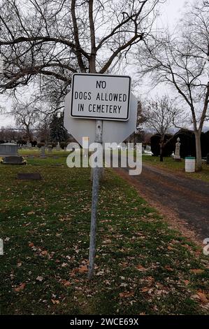 LEWISTON / IDAHO ÉTATS-UNIS 02. Janvier 2018  aucun chien autorisé dans le cimetière de Lewiston Valley, Idaho. Francis Joseph Dean /Deanpictures/ Banque D'Images