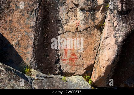 Pictogrammes sur le lac Nord Hegman, Boundary Waters Canoe Area Wilderness, Superior National Forest, Minnesota Banque D'Images