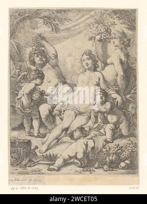 Bacchus, Vénus et Cérès, Cornelis Schut (I), 1607 - 1655 print Cérès et Vénus sont assis à côté d'une corne d'abondance. Deux putti jouent sur le sol. Un autre putto verse un bol plein pour Vénus. Bacchus mange dans un évent de raisin, appuyé sur un tonneau de vin. Sur le sol se trouve une boîte avec des objets de valeur, à côté se trouve une couronne et un sceptre. Gravure de papier / sniping sans la COUVERTURE ET BACCHO CLOU DE GIROFLE Vénus.' Coffre à argent, coffre au Trésor, boîte à argent Banque D'Images