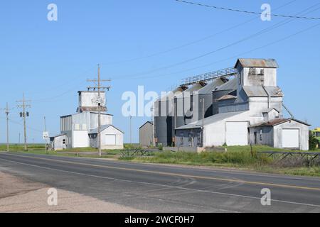 Bacs à céréales à Raymer Colorado - juin 2023 Banque D'Images