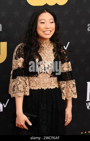 Santa Monica, Californie, États-Unis. 14 janvier 2024. Awkwafina assiste à la 29e cérémonie annuelle des Critics Choice Awards au Barker Hangar le 14 janvier 2024 à Santa Monica, en Californie. Crédit : Jeffrey Mayer/Media Punch/Alamy Live News Banque D'Images