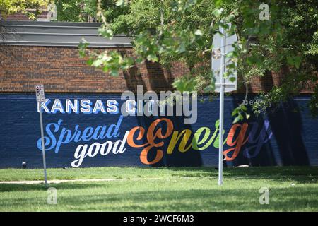 Une murale de Kansas City Spread Good Energy - mai 2023 Banque D'Images