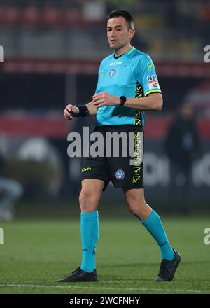 Monza, Italie. 13 janvier 2024. L'arbitre Antonio Rapuano pendant le match de Serie A au U-Power Stadium, Monza. Le crédit photo devrait se lire : Jonathan Moscrop/Sportimage crédit : Sportimage Ltd/Alamy Live News Banque D'Images