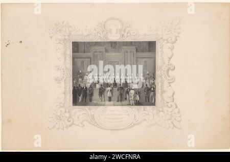 Repas dans la salle Clémentine le jeudi Witte, Franciscus Bernardus Waanders, 1838 - 1839 personnes imprimées autour d'une table dans la salle Clémentine du Palais apostolique le jeudi blanc. Le spectacle est pris dans un cadre ornemental. Breda papier Maundy jeudi. Repas de célébration, fête, banquet Clementine Hall Banque D'Images
