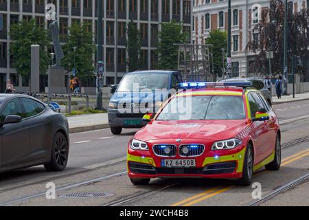 Oslo, Norvège - juin 26 2019 : voiture du feu et sauvetage (Brann og Redning) en patrouille. Banque D'Images