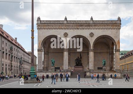 Munich, Allemagne - Mai 30 2019 : la Feldherrnhalle (salle des maréchaux) est une loggia monumentale sur l'Odeonsplatz, inspirée de la Loggia dei Lanzi Banque D'Images