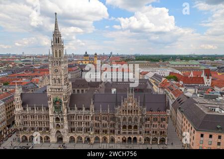 Munich, Allemagne - Mai 30 2019 : le nouvel hôtel de ville (Neues Rathaus) est un hôtel de ville situé dans la partie nord de Marienplatz. Banque D'Images