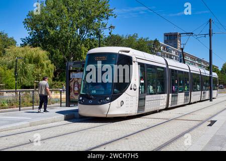 Le Havre, France - août 05 2020 : tramway dans le centre-ville. Banque D'Images