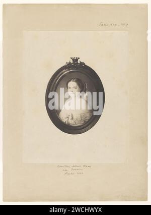 Production photographique d'un portrait peint de la comtesse Mimi Bray, Franz Hanfstaengl (attribué à), d'après Anonymous, 1856 photographie papier de Naples. papier salé imprimé en carton femme adulte. Personnages historiques Naples Banque D'Images