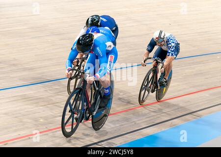 Apeldoorn, pays-Bas. 14 janvier 2024. APELDOORN, PAYS-BAS - 14 JANVIER : Dominik Topinka de la République tchèque concourra dans le Keirin masculin au jour 5 des Championnats d'Europe UEC Track Elite 2024 à Omnisport le 14 janvier 2024 à Apeldoorn, pays-Bas. (Photo Joris Verwijst/Agence BSR) crédit : Agence BSR/Alamy Live News Banque D'Images