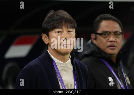 Qatar 15 janvier 2024 - Indonésie l'entraîneur sud-coréen Shin Tae-yONG lors du match de coupe d'Asie de l'AFC 2023 entre l'Indonésie et l'Irak au stade Ahmad bin Ali à Al-Rayyan, à l'ouest de Doha, Qatar, le 15 janvier 2024 Banque D'Images