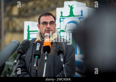 Bad Staffelstein, Allemagne. 16 janvier 2024. Klaus Holetschek (CSU), nouveau chef de groupe parlementaire au Parlement bavarois, s'exprime lors du communiqué de presse au début de la retraite hivernale du groupe parlementaire CSU. Crédit : Daniel Vogl/dpa/Alamy Live News Banque D'Images