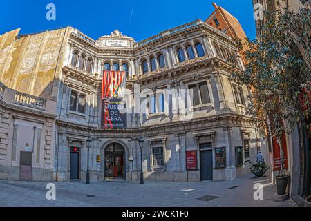 BARCELONE, ESPAGNE - 1 MARS 2022 : le bâtiment du Musée de cire de Barcelone construit en 1873 par la Société générale de crédit 'El Comercio'. Possède une collection de Banque D'Images