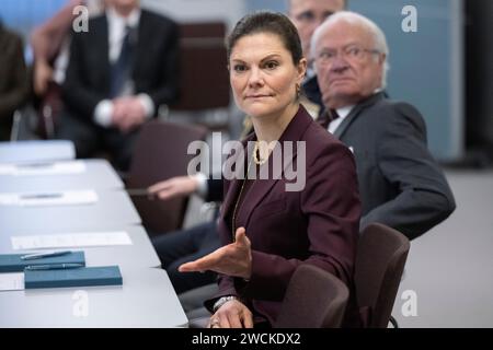 Stockholm, Suède. 16 janvier 2023. Le roi Carl Gustaf et la princesse Victoria visitent l'Académie de la Défense à Stockholm, en Suède. 16 janvier 2023. Photo Henrik Montgomery/TT/kod 10060 crédit : TT News Agency/Alamy Live News Banque D'Images