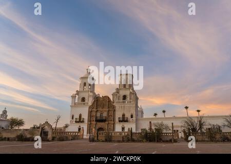 Mission San Xavier del bac, Tucson Arizona. Construit dans un style baroque avec une architecture mauresque et byzantine. Banque D'Images