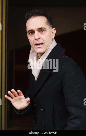 Milan, Italie. 15 janvier 2024. Pedro Alonso participera à la Fashion week de Milan automne/hiver 2024/2025 à Milan, Italie, le 15 janvier 2024. (Photo Alessandro Bremec/NurPhoto) crédit : NurPhoto SRL/Alamy Live News Banque D'Images