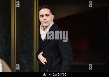 Milan, Italie. 15 janvier 2024. Pedro Alonso participera à la Fashion week de Milan automne/hiver 2024/2025 à Milan, Italie, le 15 janvier 2024. (Photo Alessandro Bremec/NurPhoto) crédit : NurPhoto SRL/Alamy Live News Banque D'Images