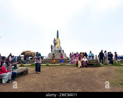 Kodaikanal, Tamil Nadu. Inde - 16 décembre 2023 : les touristes en grand nombre profitent du Moir point qui est l'un des points de vue les plus importants présents Banque D'Images