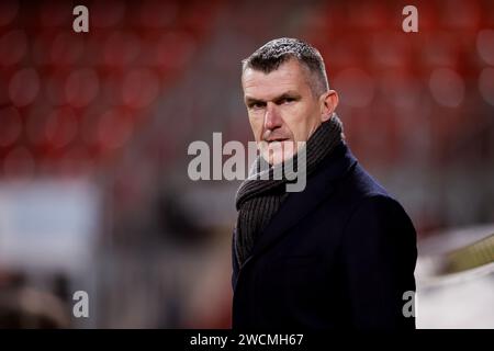 Rotterdam, pays-Bas. 16 janvier 2024. ROTTERDAM, PAYS-BAS - 16 JANVIER : l'entraîneur Marinus Dijkhuizen de l'Excelsior Rotterdam se présente lors du match de la coupe Toto KNVB entre l'Excelsior Rotterdam et le FC Groningen au Van Donge & de Roo Stadion le 16 janvier 2024 à Rotterdam, pays-Bas. (Photo Broer van den Boom/Orange Pictures) crédit : Orange pics BV/Alamy Live News Banque D'Images