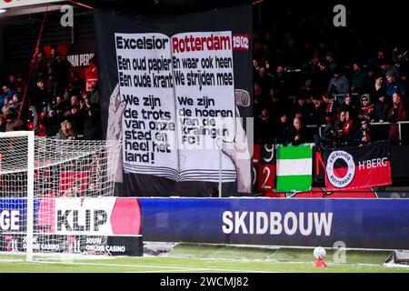 Rotterdam, pays-Bas. 16 janvier 2024. ROTTERDAM, PAYS-BAS - 16 JANVIER : les supporters de l'Excelsior Rotterdam affichent une bannière lors du match de la Toto KNVB Cup entre l'Excelsior Rotterdam et le FC Groningen au Van Donge & de Roo Stadion le 16 janvier 2024 à Rotterdam, pays-Bas. (Photo Broer van den Boom/Orange Pictures) crédit : Orange pics BV/Alamy Live News Banque D'Images