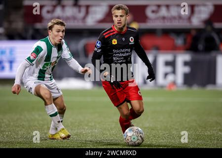 Rotterdam, pays-Bas. 16 janvier 2024. ROTTERDAM, PAYS-BAS - 16 JANVIER : Kenzo Goudmijn de l'Excelsior Rotterdam dribble avec le ballon lors du match de la Toto KNVB Cup entre l'Excelsior Rotterdam et le FC Groningen au Van Donge & de Roo Stadion le 16 janvier 2024 à Rotterdam, pays-Bas. (Photo Broer van den Boom/Orange Pictures) crédit : Orange pics BV/Alamy Live News Banque D'Images