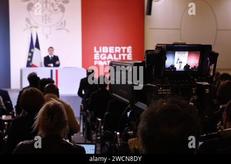 Paris, France. 16 janvier 2024. © PHOTOPQR/LE PARISIEN/Fred Dugit ; Paris ; 16/01/2024 ; politique Paris VIII, le 16 janvier 2024 Conférence de presse du Président de la République au palais de l'Elysée photo LP/Fred Dugit Paris, France, 16 janvier 2023. Conférence de presse du président français EmmanuelMacron à l'Elysée en présence de son nouveau ministre GabrielAttal et de son gouvernement *** local Caption *** Conférence de presse du Président de la République crédit : MAXPPP/Alamy Live News Banque D'Images