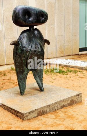 Statue personnage, Musée Fundacio Joan Miro, artiste Joan Miro, CEAC, Montjuic, Barcelone, Espagne Banque D'Images