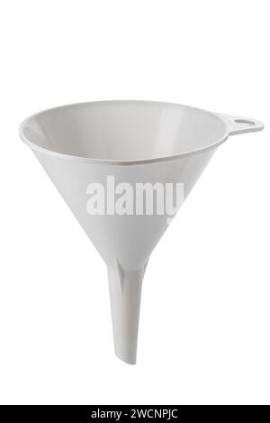 Entonnoir en plastique blanc isolé sur blanc avec chemin de détourage inclus Banque D'Images