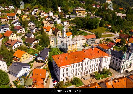 Vue aérienne du centre-ville d'Idrija, Slovénie Banque D'Images