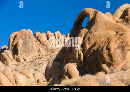 Arche de pierre, Alabama Hills Recreation Area, évêque District Bureau de la gestion des terres, en Californie Banque D'Images