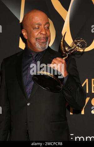 Les gagnants des 50th Daytime Emmy Awards se promènent à l'hôtel Bonaventure le 15 décembre 2023 à Los Angeles, CA avec : Robert Gossett où : Los Angeles, Californie, États-Unis quand : 16 décembre 2023 crédit : Nicky Nelson/WENN Banque D'Images