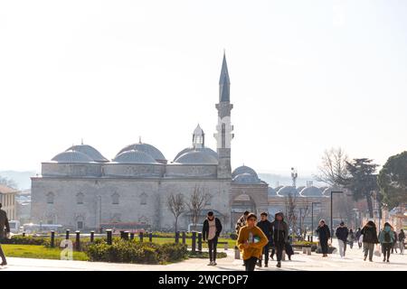 Edirne, Turkiye - 14 janvier 2024 : l'Eski Cami, la vieille mosquée construite au 15e siècle dans le centre d'Edirne, une capitale de l'Empire ottoman, T Banque D'Images