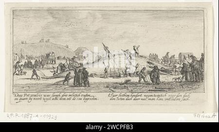 Baleine échouée près de Noordwijk, 1629, anonyme, 1629 print baleine échouée à Noordwijk, 4 janvier 1629. Le cachalot échoué couché avec la tête à droite. Six hommes coupent l'animal en morceaux. Au premier plan de nombreux spectateurs où un cavalier sur la droite. Sur la gauche au loin les dunes, sur la droite quelques voitures. Dans la marge, un verset de quatre lignes en néerlandais. Nord des pays-Bas mordançage papier mammifères nageurs : baleine (+ animal mourant ; mort de l'animal ; animal mort) Noordwijk Banque D'Images