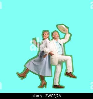 Affiche pop art. Heureux couple senior dansant ensemble sur fond cyan Banque D'Images