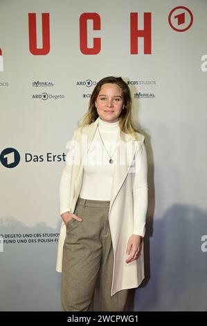 Sonja Gerhardt BEI der Premiere der ARD und CBS TV-Serie 'Oderbruch' im CineStar CUBIX am Alexanderplatz. Berlin, 16.01.2024 Banque D'Images